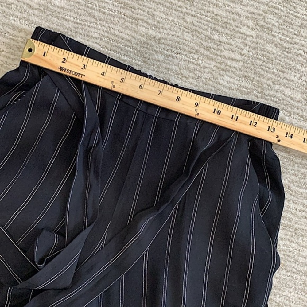Aritzia Wilfred Black Pinstripe Wide Leg Cropped Trousers Size M Belted Pants - Picture 6 of 13